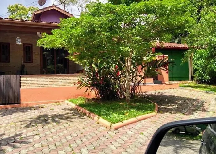 Casa Rustica Em Condominio Com Piscina E Muita Natureza