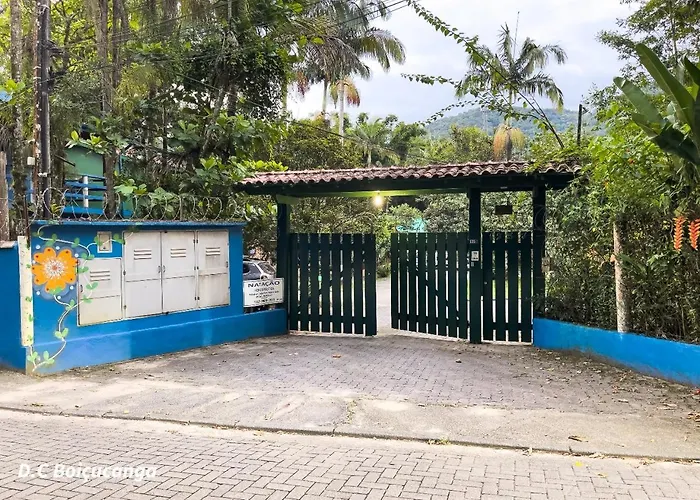 Casa Rustica Em Condominio Com Piscina E Muita Natureza